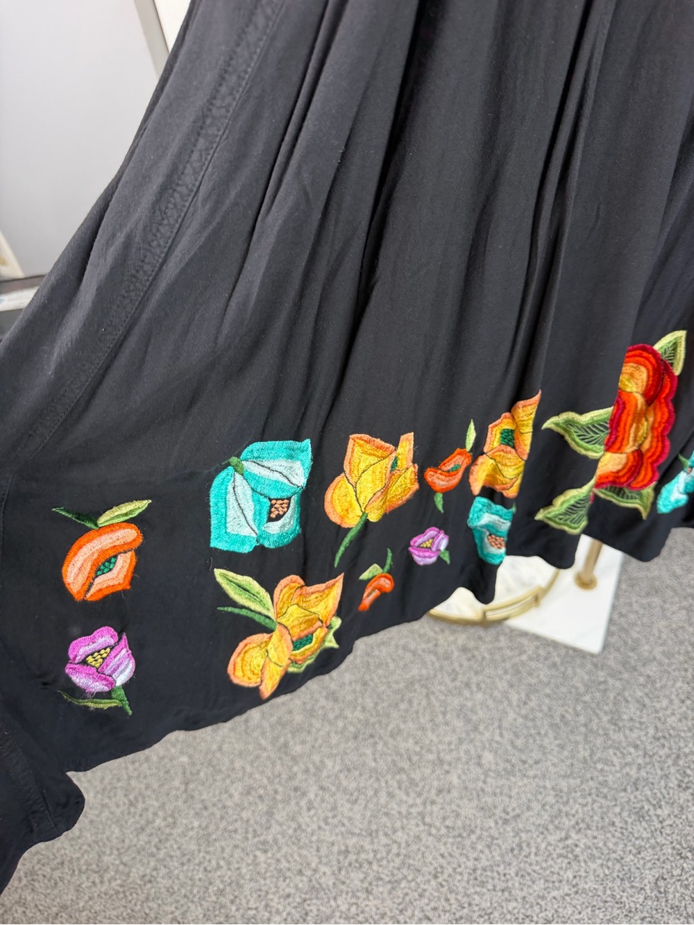 Vintage Soft Surroundings Petite M Black Embroidered Floral Maxi Skirt Rayon - Picture 6 of 16